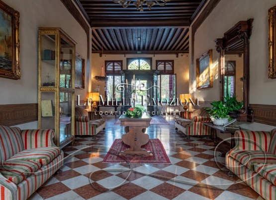 #slider-caption-4 image 4