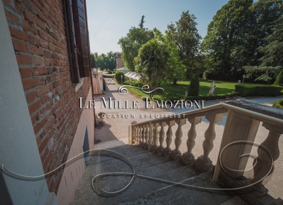 #slider-caption-3 image 3