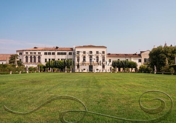 Location CN125 / 30 km Sud di PD / 900 pax [traduzione in sospeso]