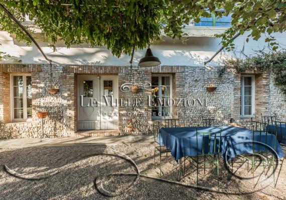 Location BR106 / 20 km Est from Pordenone / 20-200 people