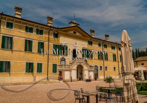 Location VS130 / 40 km a Nord di VR / da 10-400 Pax [traduzione in sospeso]
