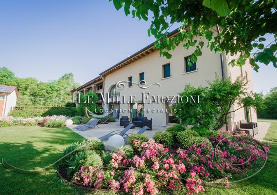 Location NH129 /  13 km a Ovest di TV / 10-150 pax [traduzione in sospeso]