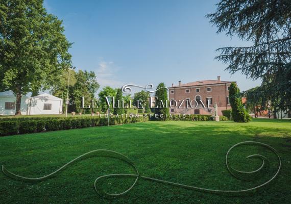 Location VS141 / 50 km Sud - Est di VR / fino a 140/170 pax [traduzione in sospeso]