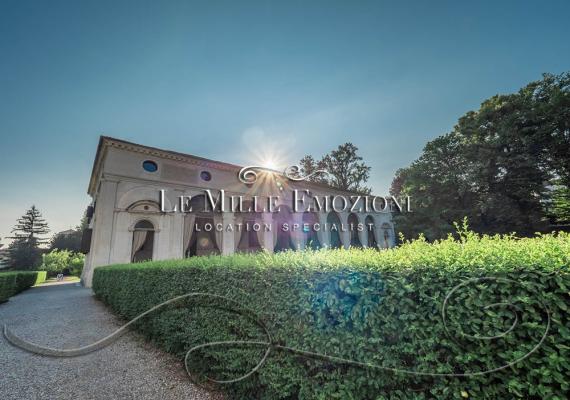 LOCATION VS 134 - UNA CORNICE D’INCANTO [traduzione in sospeso]